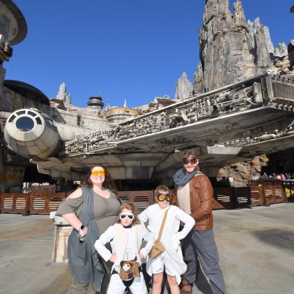 Meet your Posher, Rachel - Picture 2 of 5